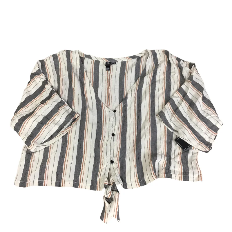 Top Short Sleeve By Clothes Mentor In Striped Pattern, Size: S