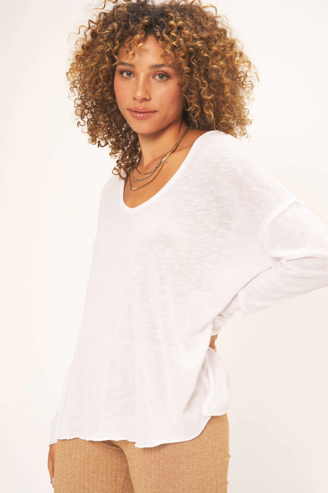 Mae Textured Relaxed V Neck L/S - White